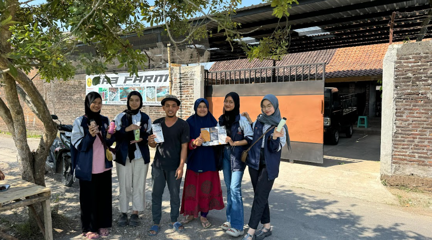 Mahasiswa Undip Berdayakan UMKM Desa Sapen: Optimalkan Pembukuan dan Adopsi Pembayaran Digital